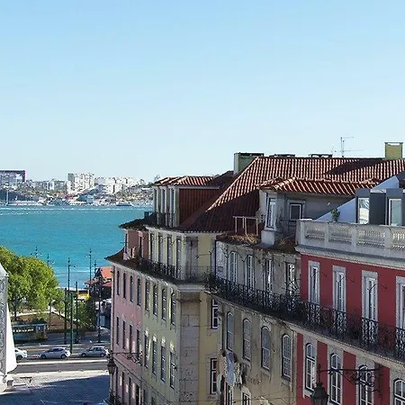 Luxury T.m. Flat With A View Lissabon